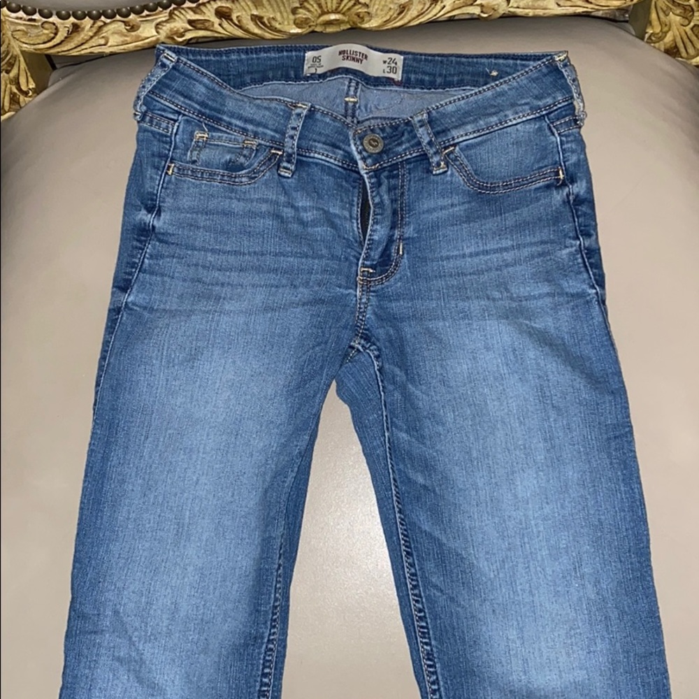 Medium washed skinny jeans